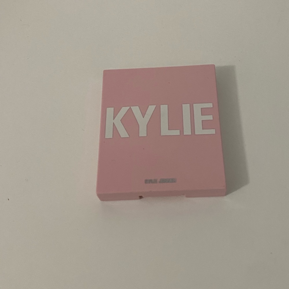 Kylie Cosmetics blush with mirror in shade Kitten Baby